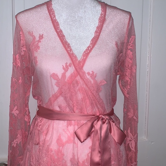 VICTORIAS SECRET PINK LACE ROBE WITH SASH BELT - Picture 4 of 15